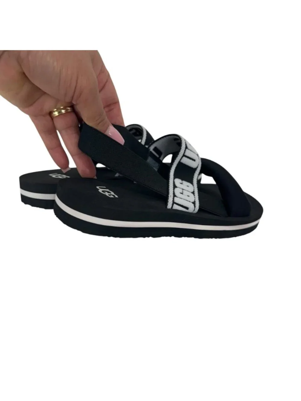 UGG  K Zuma Sling Sport Sandals Girls Size 3 Black & White
